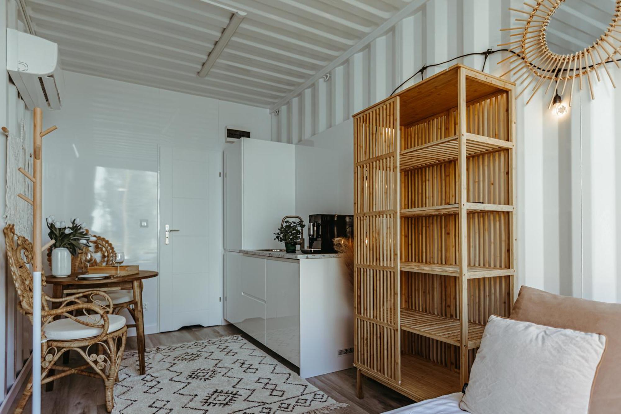 Herbals - Tree&Lake Houses With Bath, Sauna, Bikes, Motorboat Mielno  Esterno foto