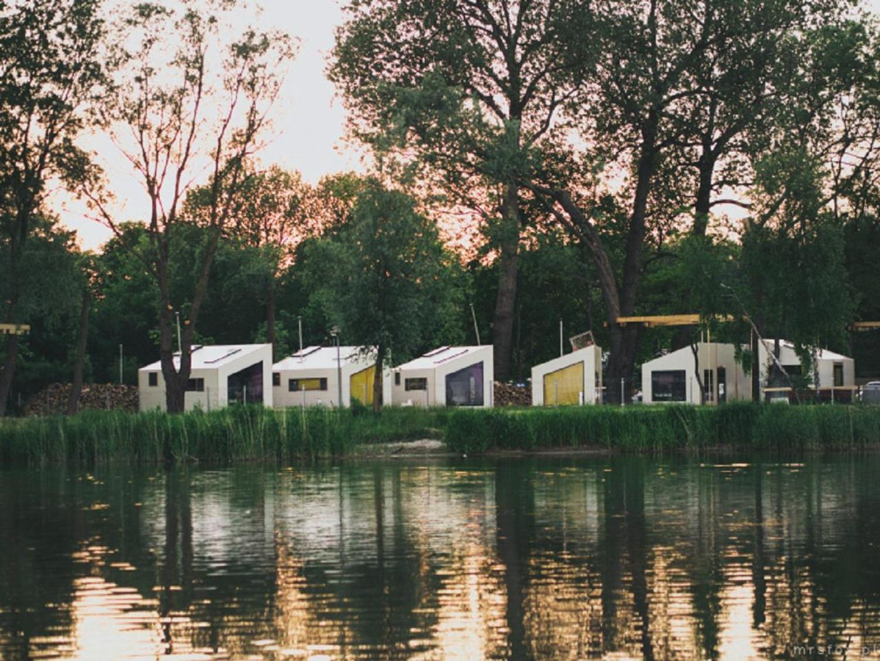 Herbals - Tree&Lake Houses With Bath, Sauna, Bikes, Motorboat Mielno  Esterno foto